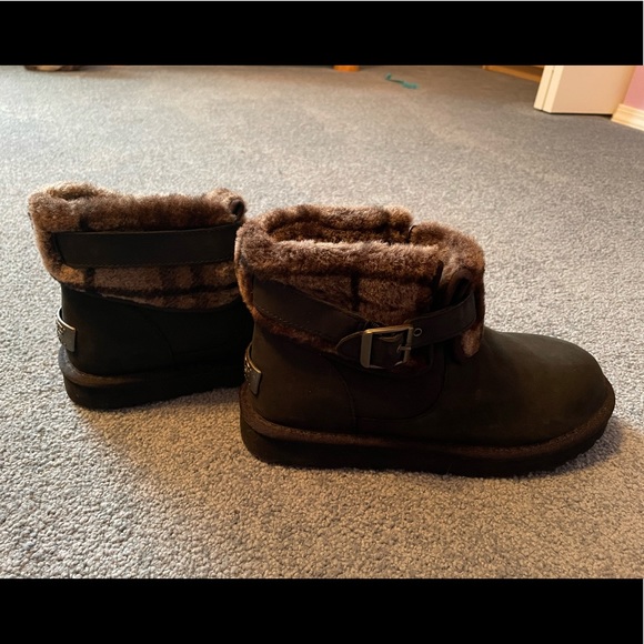 Ugg size 7. Excellent condition - Picture 2 of 7